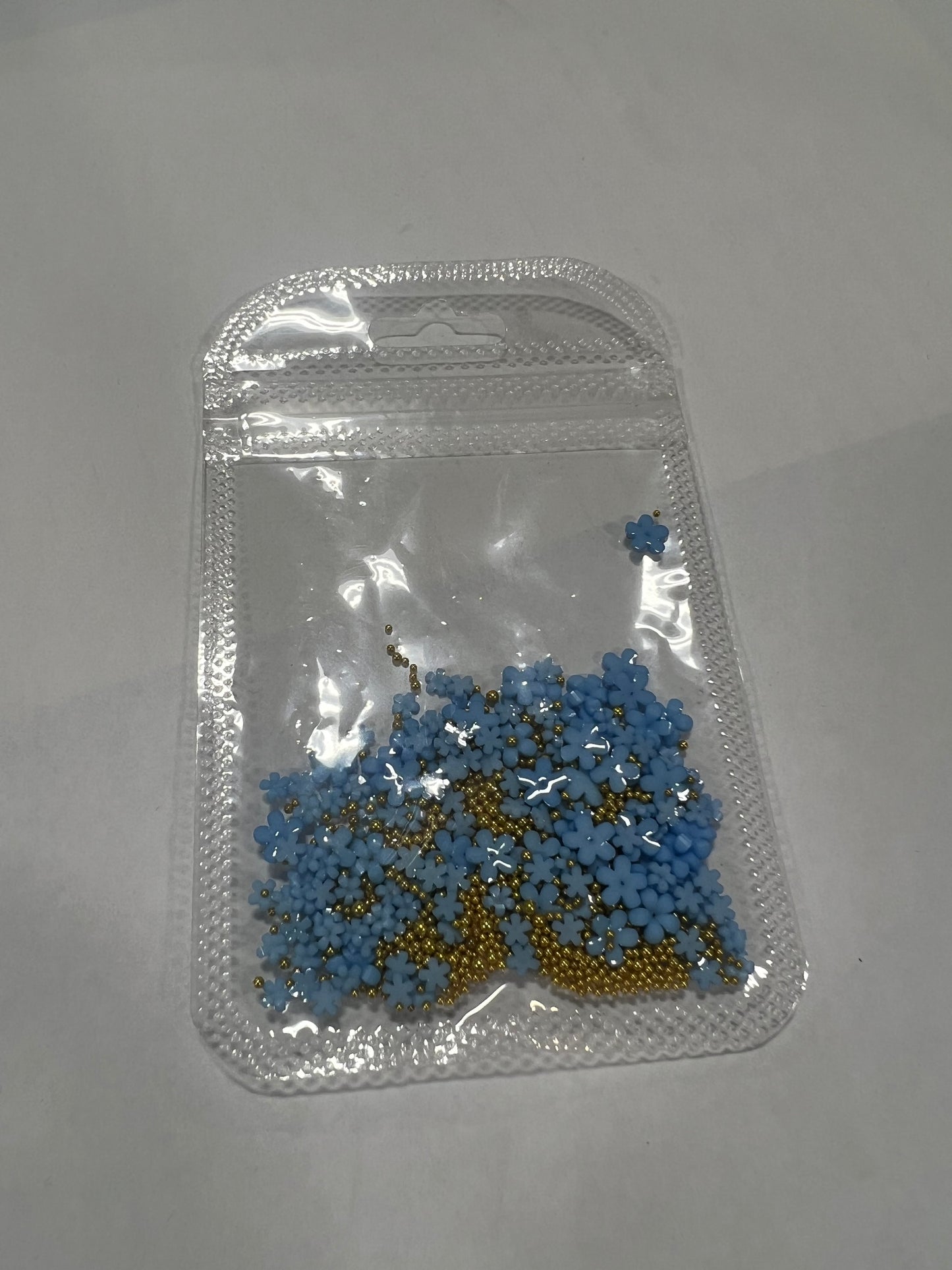 3D Daisy with Gold Beads