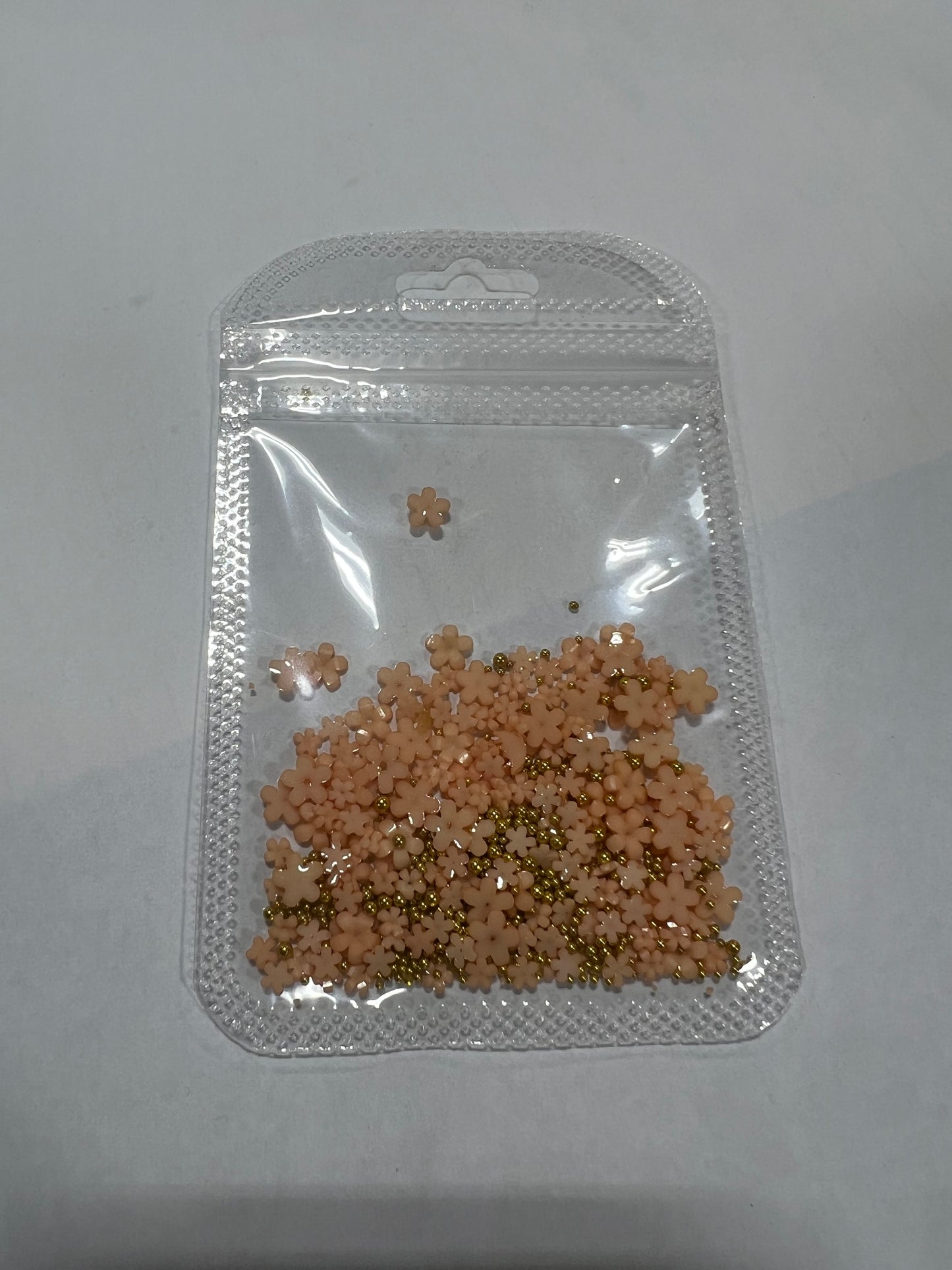 3D Daisy with Gold Beads